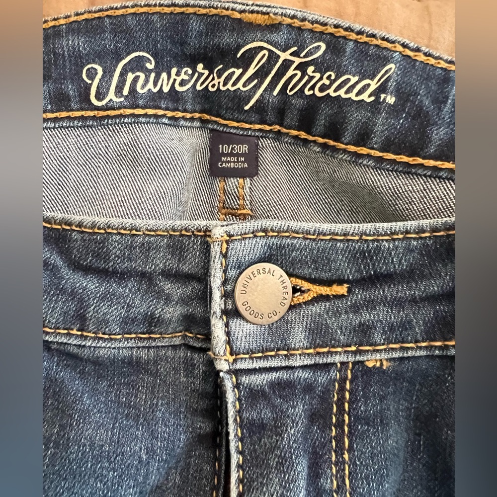 Universal thread for target skinny Jean size 10 or 30 mid rise